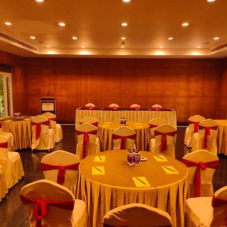 La Franklin Hotel Бхубанешвара Экстерьер фото