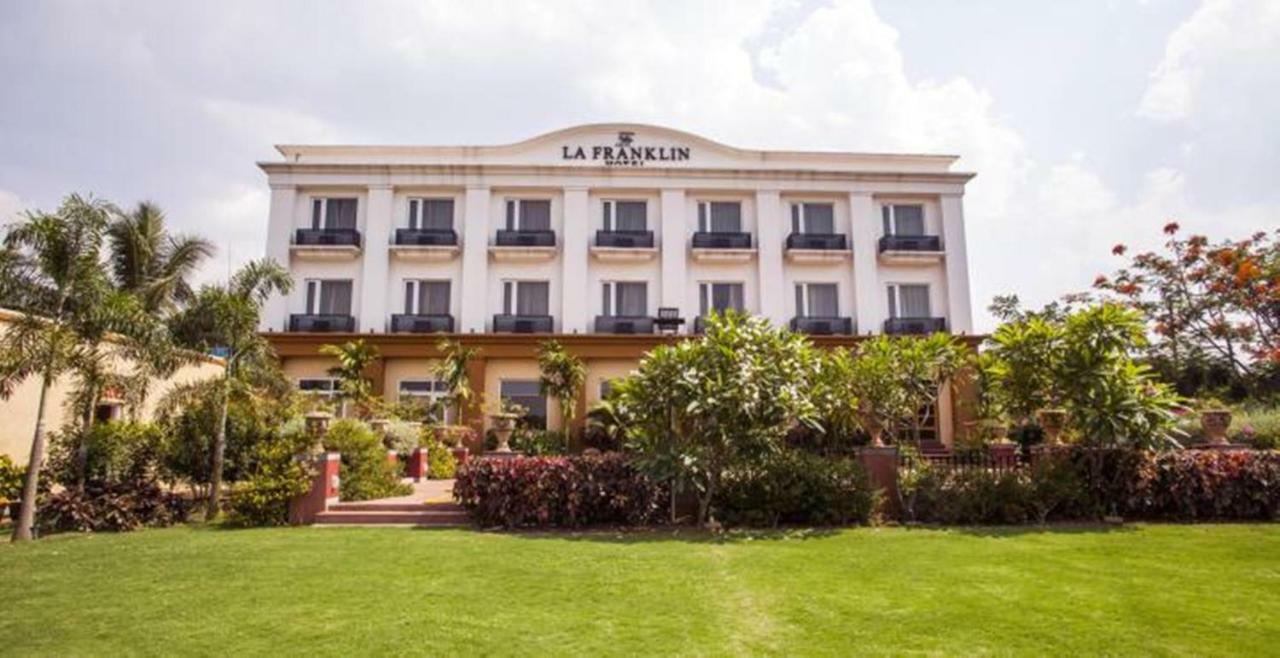 La Franklin Hotel Бхубанешвара Экстерьер фото
