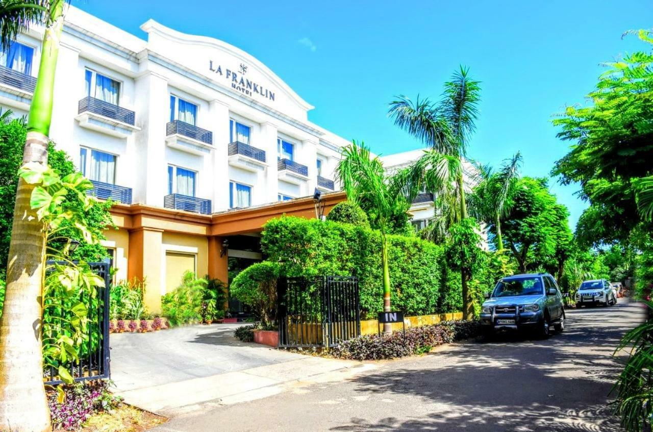 La Franklin Hotel Бхубанешвара Экстерьер фото